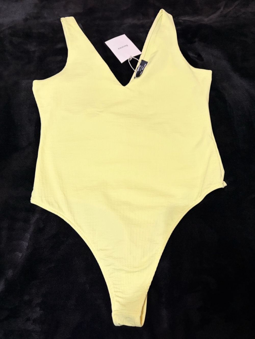 Bershka V-bodysuit in lemon yellow NWT